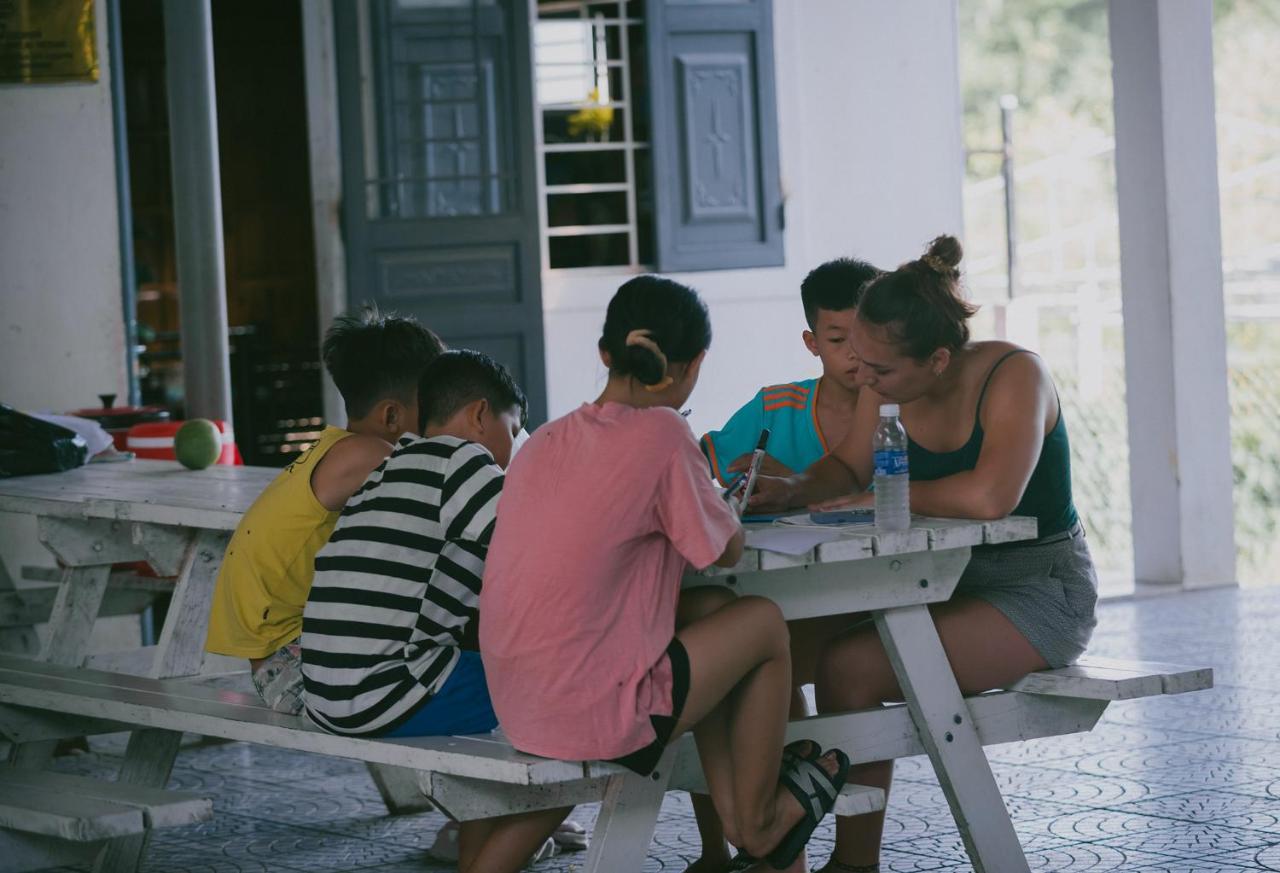 Tam Tinh Vien Homestay Хуе Екстериор снимка